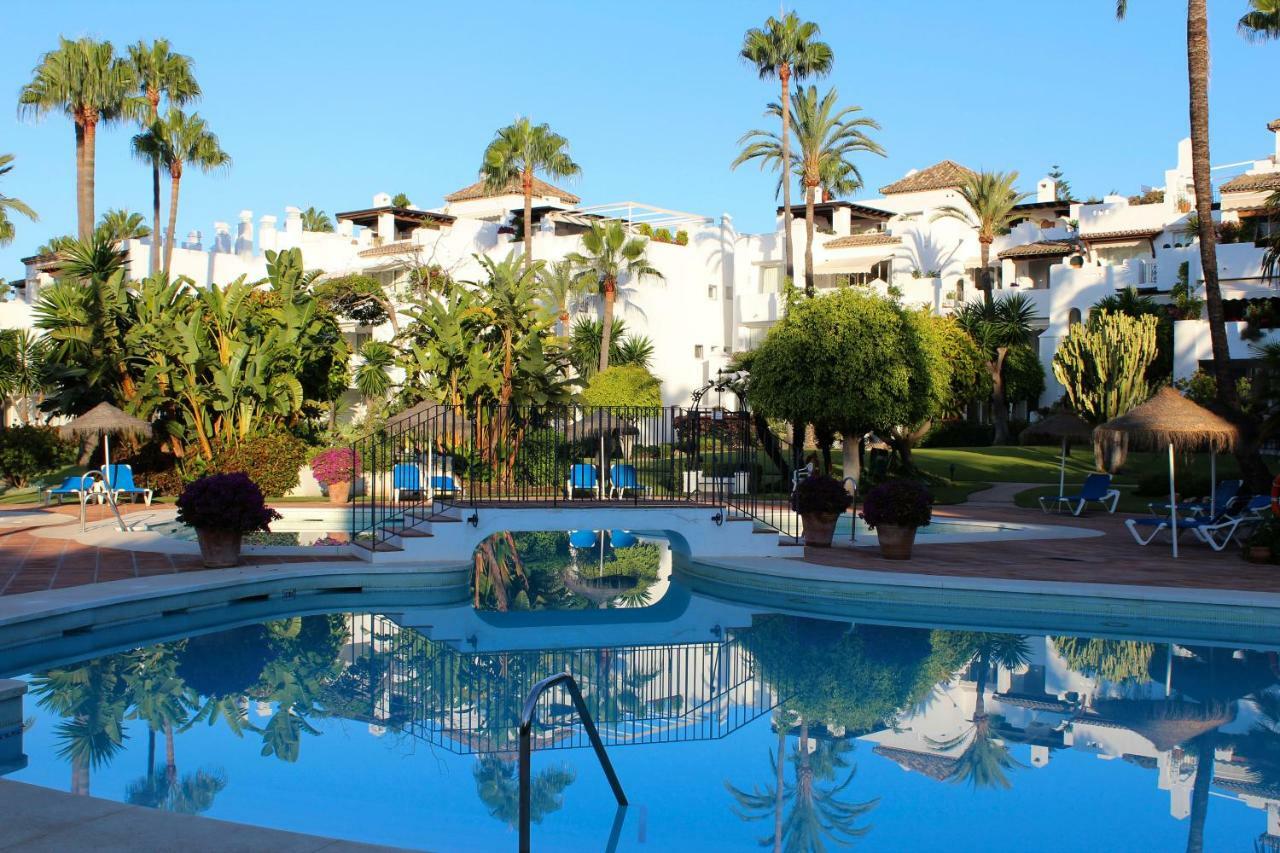 Alcazaba Beach Apartment 3302 エステポナ エクステリア 写真