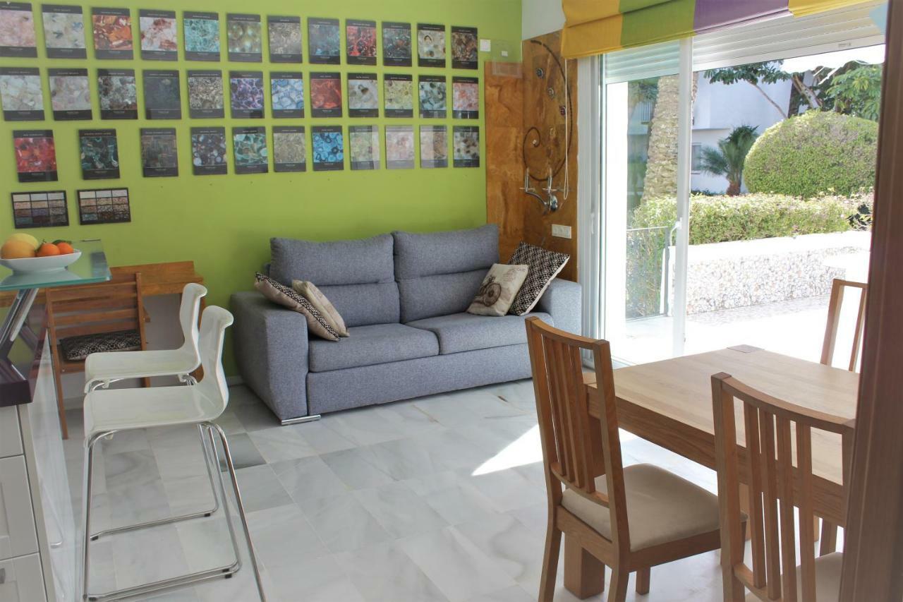 Alcazaba Beach Apartment 3302 エステポナ エクステリア 写真