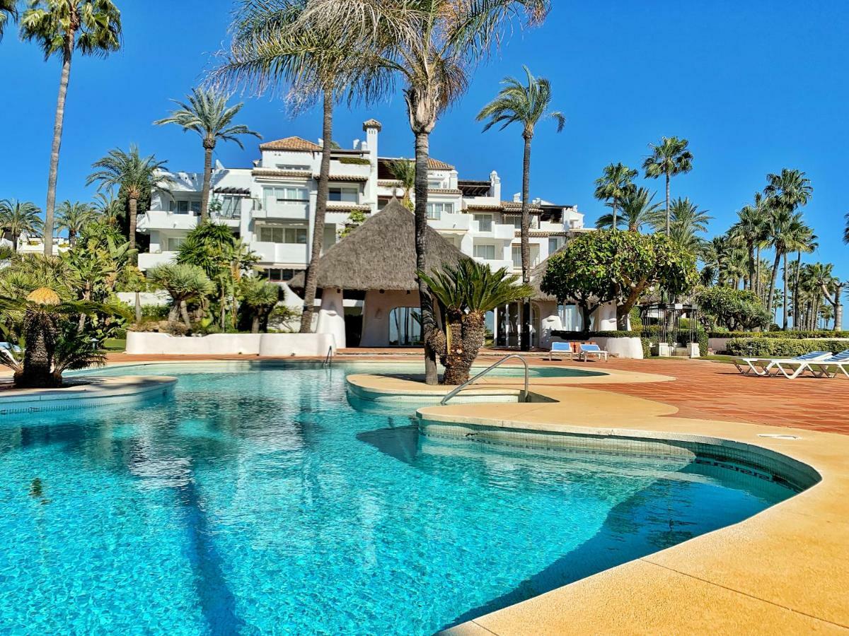 Alcazaba Beach Apartment 3302 エステポナ エクステリア 写真