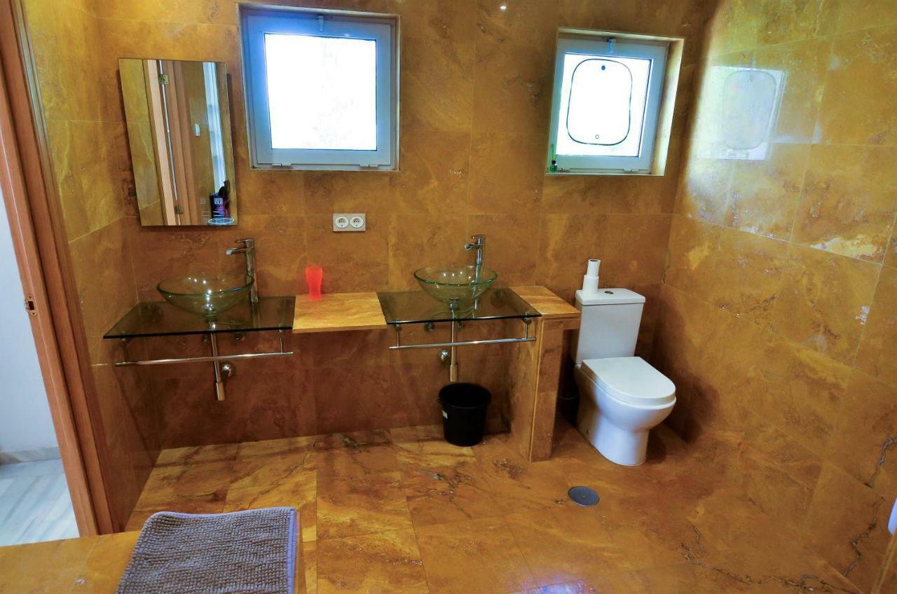 Alcazaba Beach Apartment 3302 エステポナ エクステリア 写真