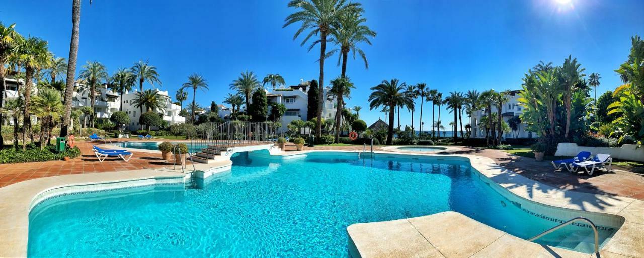 Alcazaba Beach Apartment 3302 エステポナ エクステリア 写真